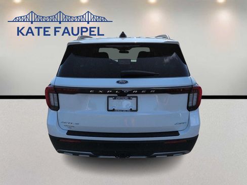 New 2026 Ford Explorer Active w/ Active Comfort Package AWD/4WD image 6
