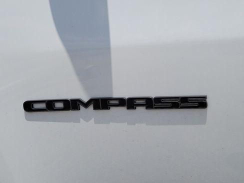 Used 2023 Jeep Compass High Altitude AWD/4WD image 9