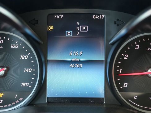 Used 2021 Mercedes-Benz GLC 300 4MATIC image 23