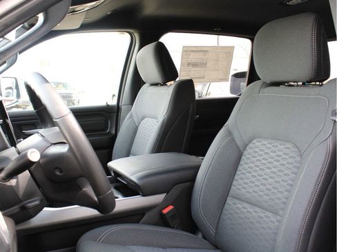 New 2026 RAM 1500 Express AWD/4WD image 10