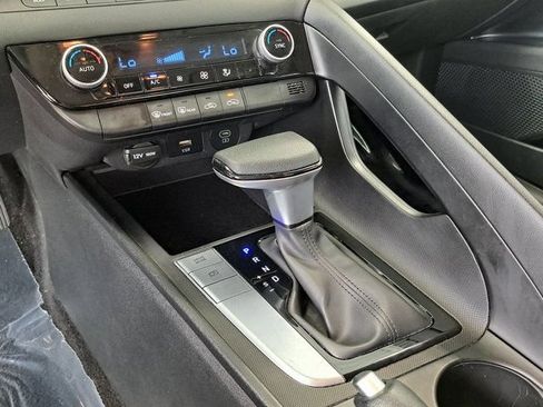 Used 2024 Hyundai Elantra SEL FWD image 18