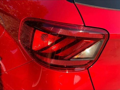 Certified 2025 Hyundai Venue SEL FWD image 28