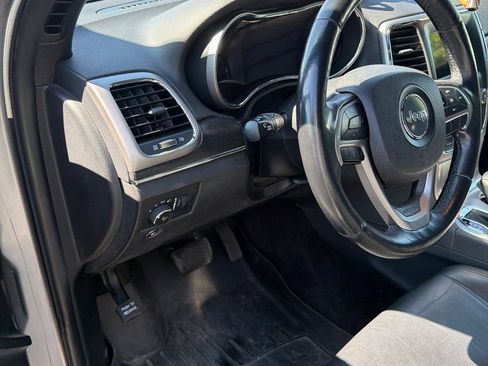 Used 2018 Jeep Grand Cherokee Limited AWD/4WD image 7