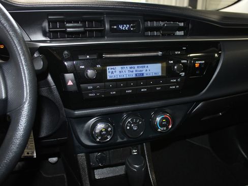 Used 2014 Toyota Corolla L FWD image 14