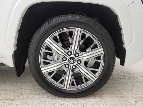 Used 2024 Toyota Sequoia Platinum image 34