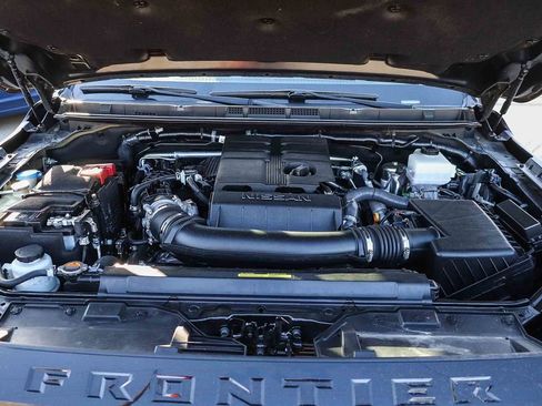 Used 2023 Nissan Frontier SV image 28