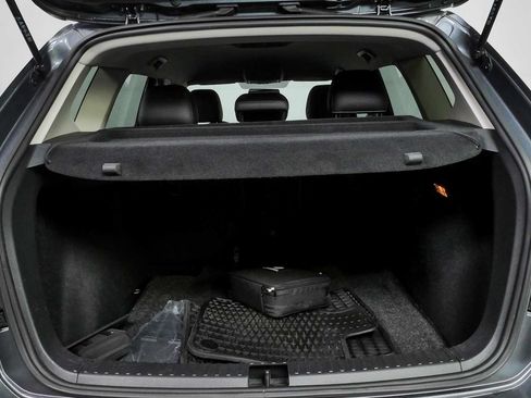 Certified 2022 Volkswagen Taos SE FWD image 31