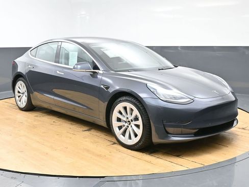Used 2018 Tesla Model 3 Long Range image 2
