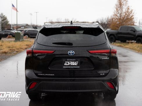 Used 2023 Toyota Highlander XLE image 11