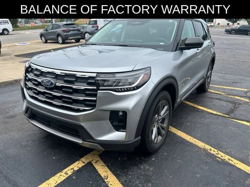 Used 2025 Ford Explorer Active w/ Active Comfort Package AWD/4WD image 2
