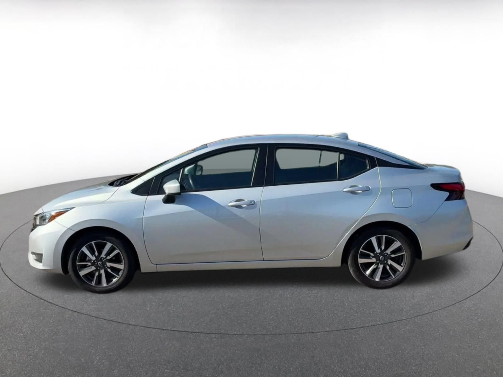 Used 2025 Nissan Versa SV FWD image 8
