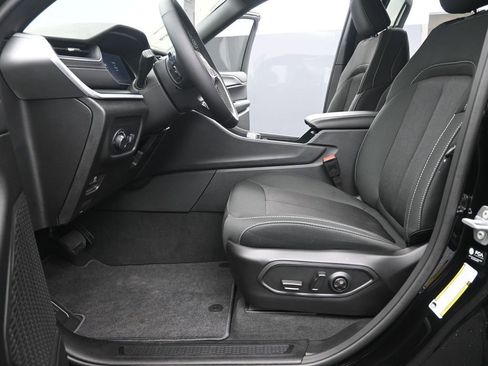 New 2025 Jeep Grand Cherokee L Laredo w/ Luxury Tech Group I image 10