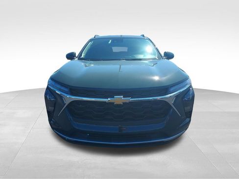 New 2026 Chevrolet Trax LT w/ LT Convenience Package FWD image 8