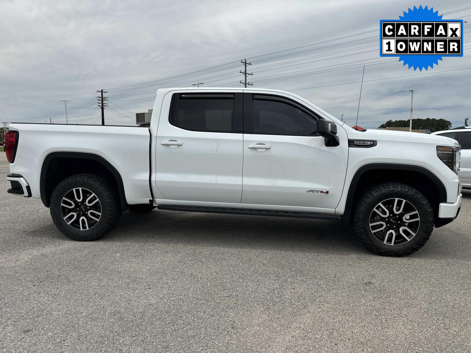 Used 2024 GMC Sierra 1500 AT4 w/ Technology Package AWD/4WD image 2