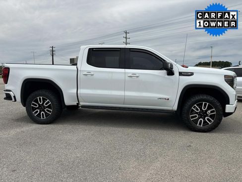 Used 2024 GMC Sierra 1500 AT4 w/ Technology Package AWD/4WD image 2