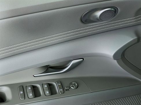 New 2026 Hyundai Elantra Sport FWD image 17