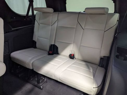 Used 2022 Cadillac Escalade ESV Sport RWD image 9