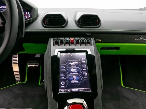 Used 2024 Lamborghini Huracan Tecnica RWD image 10