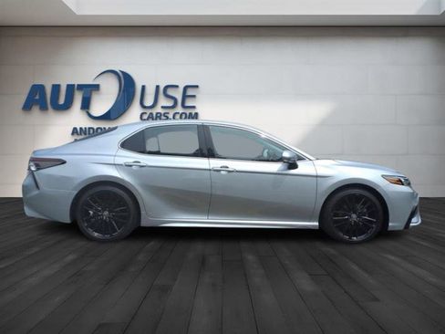 Used 2021 Toyota Camry XSE image 4