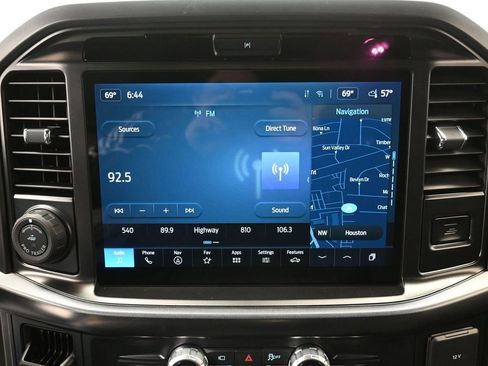 Used 2025 Ford F150 Lariat w/ Equipment Group 501A Mid image 4