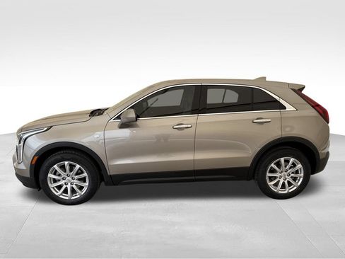 Used 2023 Cadillac XT4 Luxury w/ Driver Awareness Package FWD image 7
