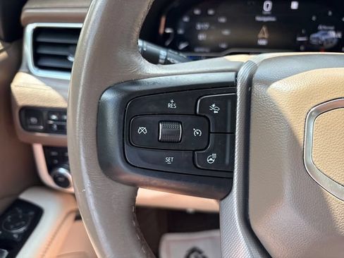 Used 2022 GMC Yukon XL Denali AWD/4WD image 11