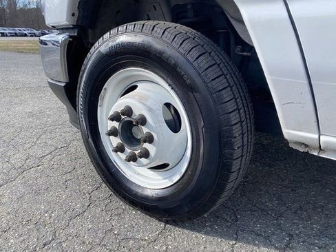 Used 2024 Ford E-350 and Econoline 350 Super Duty w/ Power Windows & Locks Group image 41