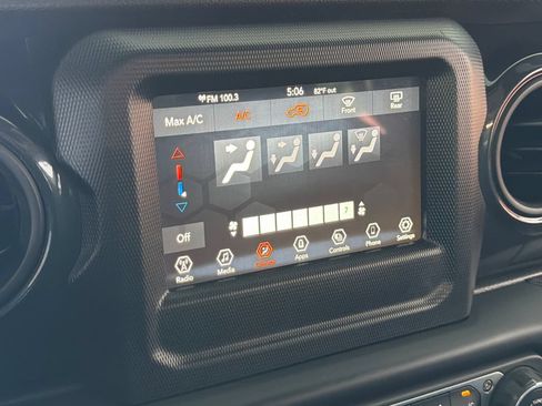 Used 2023 Jeep Wrangler Unlimited Sport AWD/4WD image 7