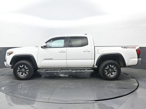 Used 2018 Toyota Tacoma TRD Off-Road image 7