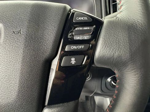 Used 2025 Nissan Frontier PRO-4X w/ Pro Convenience Package AWD/4WD image 16