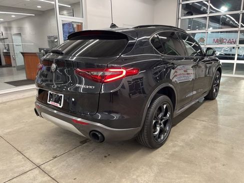 Used 2022 Alfa Romeo Stelvio Ti image 4
