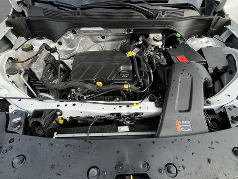 Used 2024 Chevrolet Trax LS w/ LS Convenience Package image 8