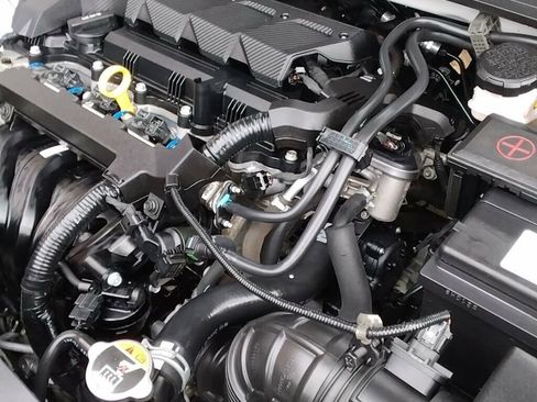 Used 2020 Hyundai Venue SEL image 26