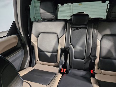 Used 2024 Ford Bronco Wildtrak AWD/4WD image 12