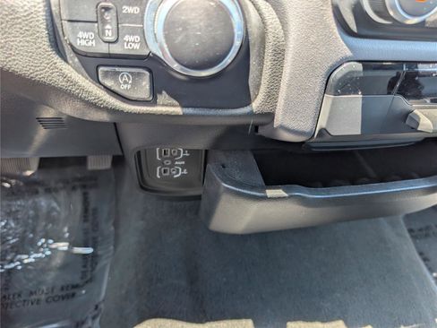 Used 2023 RAM 1500 Big Horn AWD/4WD image 23