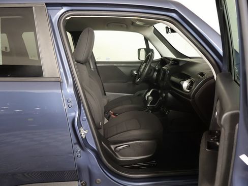 Used 2020 Jeep Renegade Latitude AWD/4WD image 24