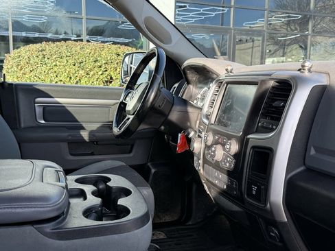 Used 2019 RAM 1500 Big Horn image 28