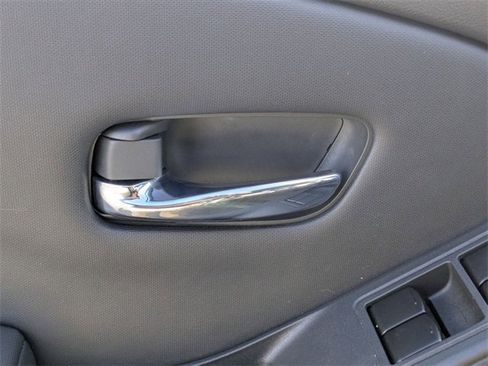 Used 2022 Nissan Frontier SV image 13