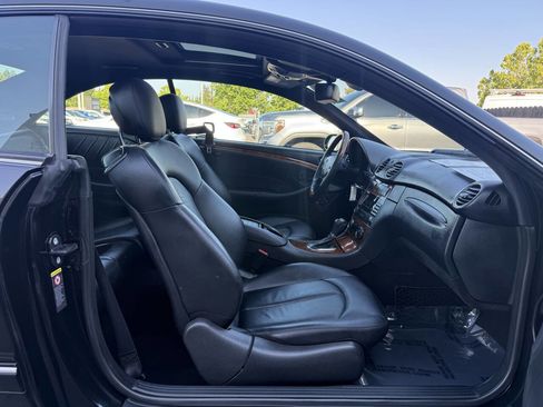 Used 2009 Mercedes-Benz CLK 350 Coupe image 12