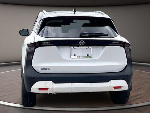 New 2026 Nissan Kicks SV w/ SV Premium Package FWD image 4