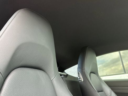 Used 2019 Porsche 718 Cayman image 17