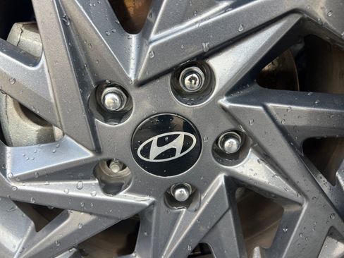 Used 2024 Hyundai Elantra Blue image 33