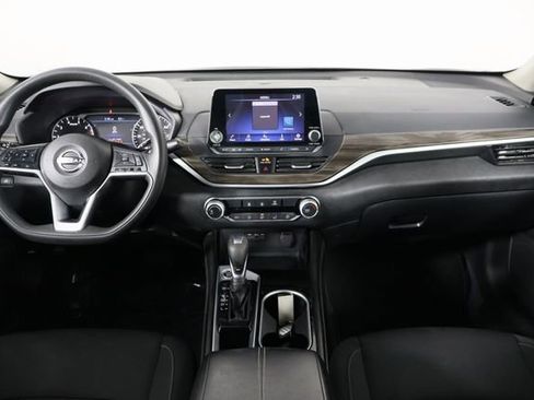 Used 2023 Nissan Altima 2.5 SV image 14