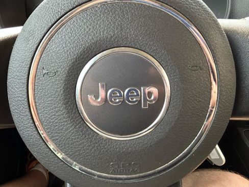 Used 2013 Jeep Patriot Latitude AWD/4WD image 20