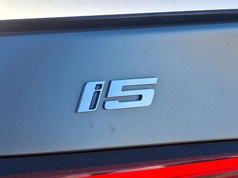 Used 2025 BMW i5 xDrive40 w/ M Sport Package image 24