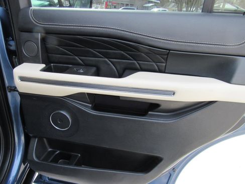 Used 2020 Ford Expedition Platinum image 40
