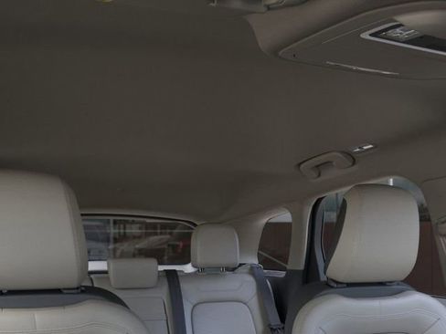 New 2026 Lincoln Corsair Premiere image 22