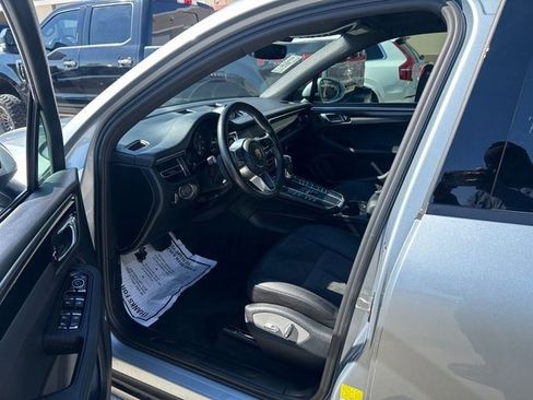 Used 2021 Porsche Macan image 8