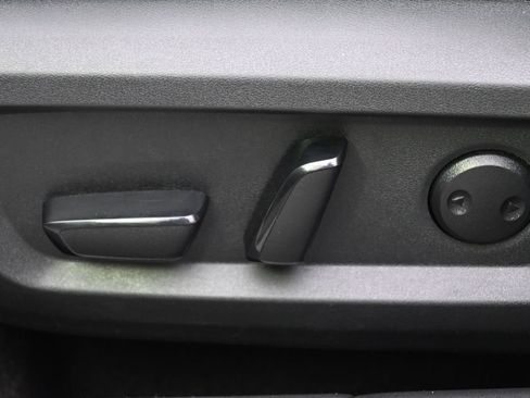 Used 2025 Nissan Rogue SV AWD/4WD image 14