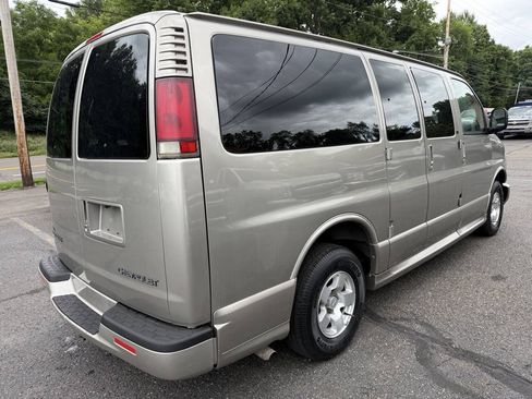 Used 2001 Chevrolet Express 1500 LT RWD image 11